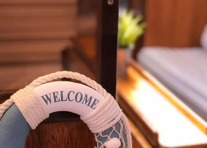 Unique Experience In Sailboat! In The 4 Seasons!! B Shi 보트호텔 *