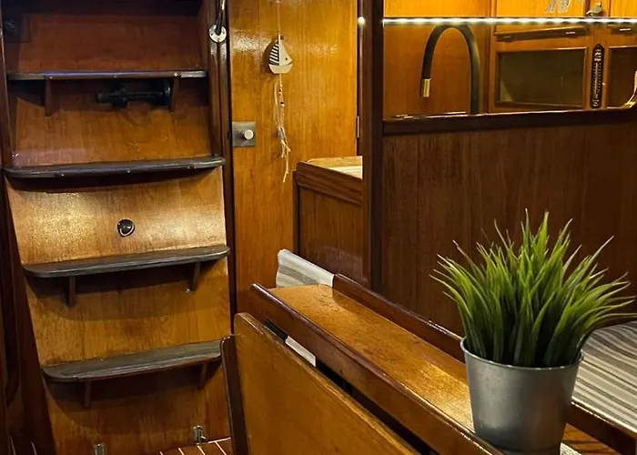 보트호텔 Unique Experience In Sailboat! In The 4 Seasons!! B Shi