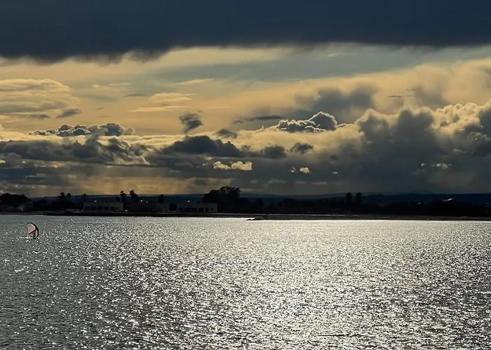 Unique Experience In Sailboat! In The 4 Seasons!! B Shi *