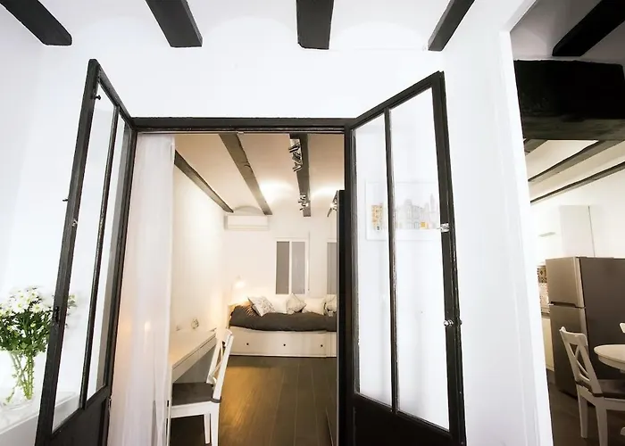 아파트 Window To Market