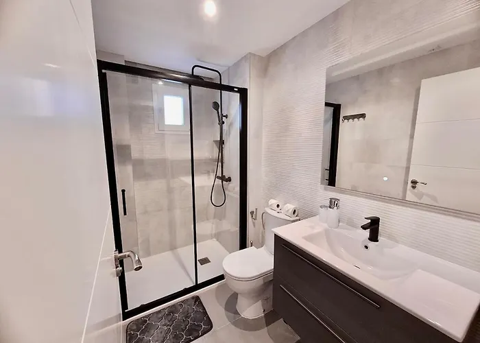 Amazing Bright And Recently Remodeled 아파트