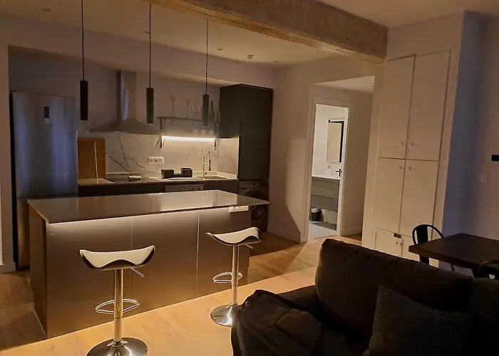 아파트 Amazing Bright And Recently Remodeled *