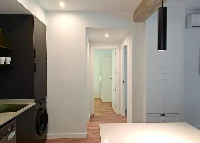 Amazing Bright And Recently Remodeled 발렌시아