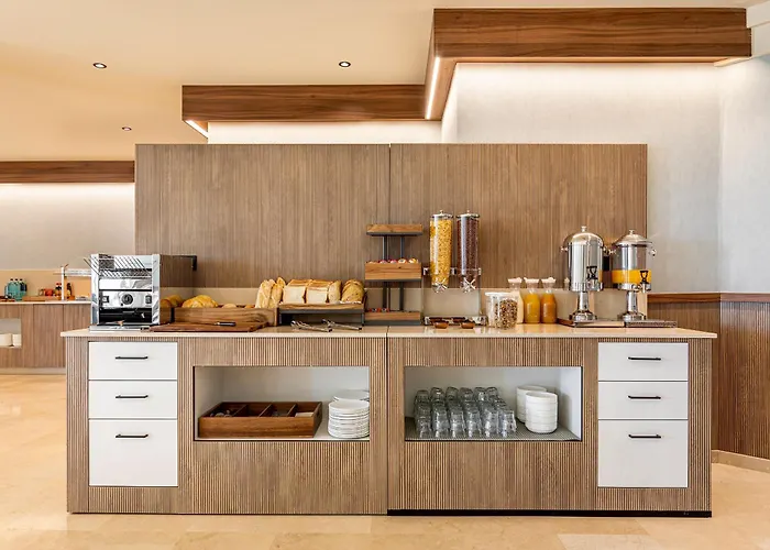 Apartahotel B48 Feria 4*