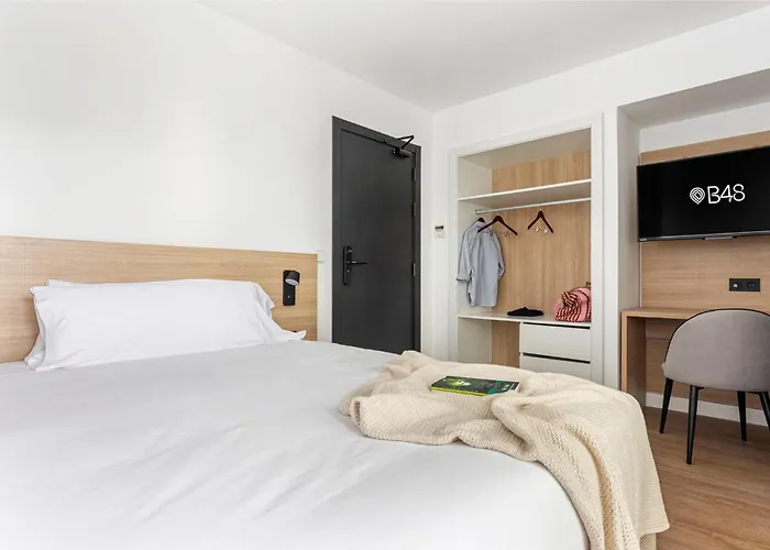 Apartahotel B48 Feria 4*