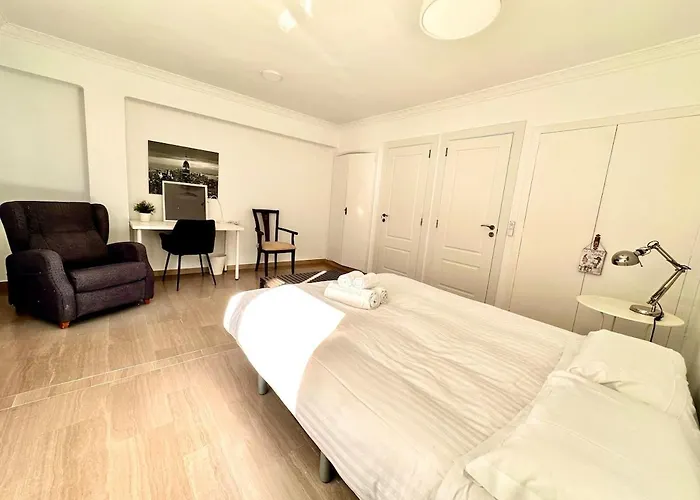 Seasonal Antonio Suarez * فالنسيا