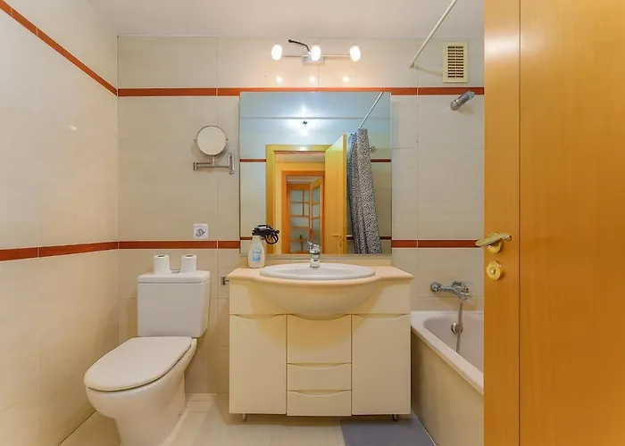 Tu Refugio Moderno En - Piscina, Gimnasio Y Padel Incluidos *