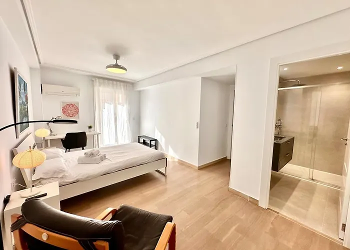 Seasonal Antonio Suarez فالنسيا