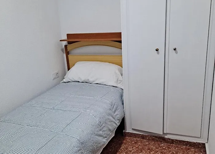 Comfortable In The Feria 2 Area Διαμέρισμα