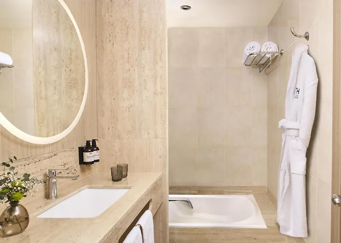 إن إتش سنتر 4* فالنسيا