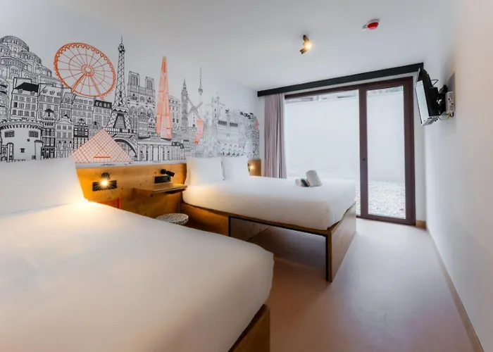 호텔 Easyhotel Ciutat Vella