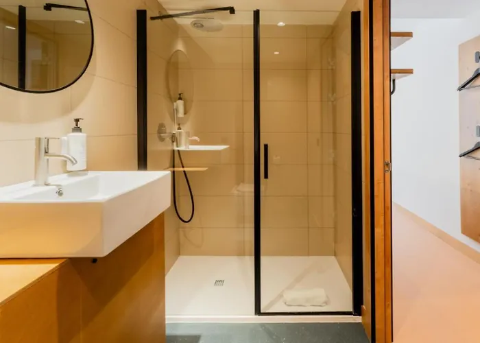 Easyhotel Ciutat Vella 2*