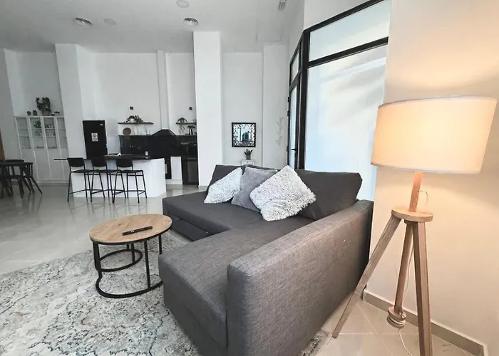 شقة Across From The Turia Modern