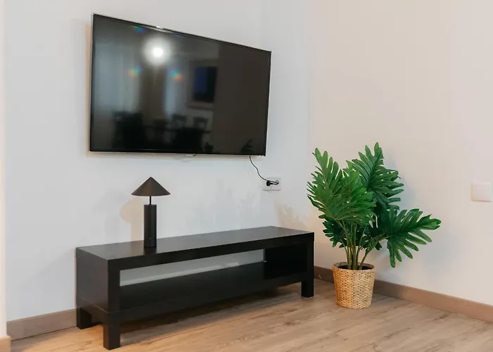 Your Sunny & Spacious Portview Lägenhet *