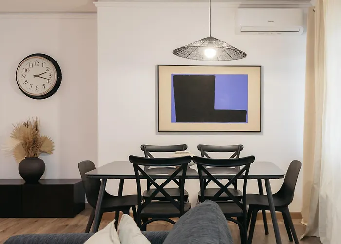 Your Sunny & Spacious Portview *