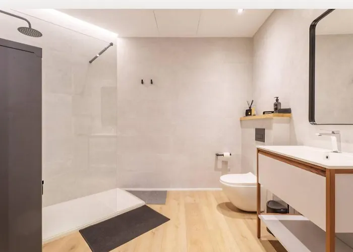 Mestalla Flats & Rut