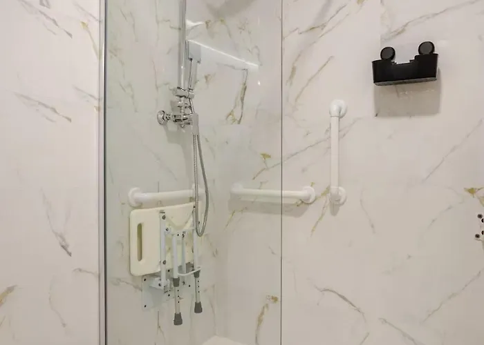 Bright & Modern - Rose Y Maya