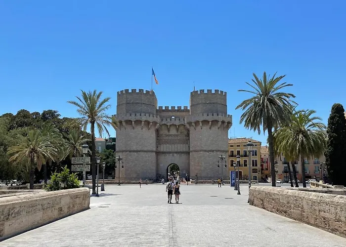 Boutique Loft 1 Next To Torres De Serrano Appartamento *