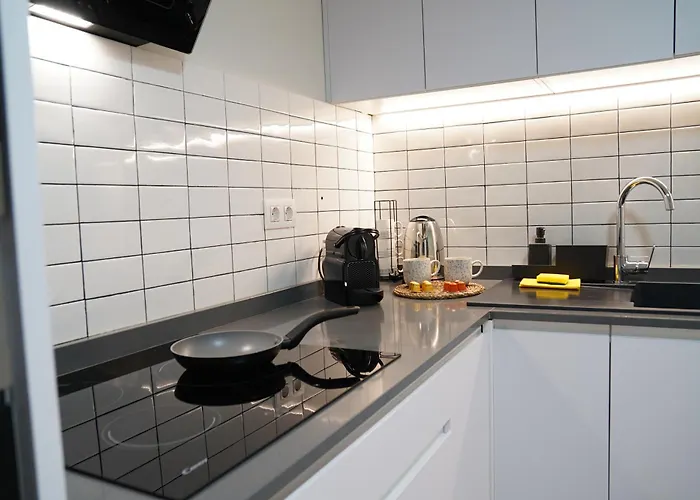 Casa Dolce Casa - Elegant 3br Near Metro & Beach,valencia 아파트 *