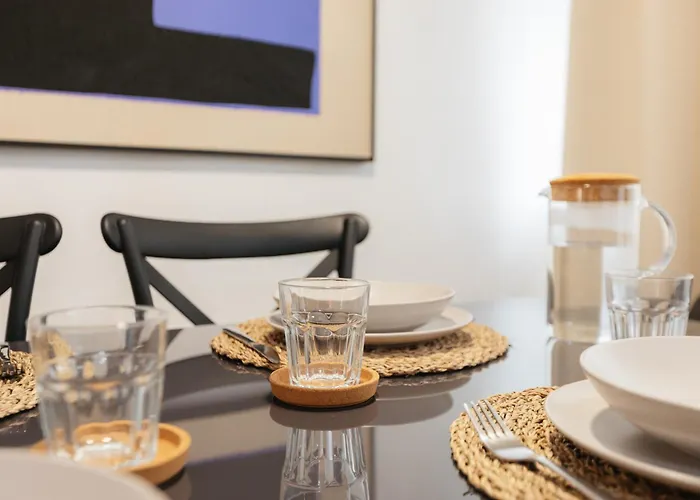 Lägenhet Your Sunny & Spacious Portview *