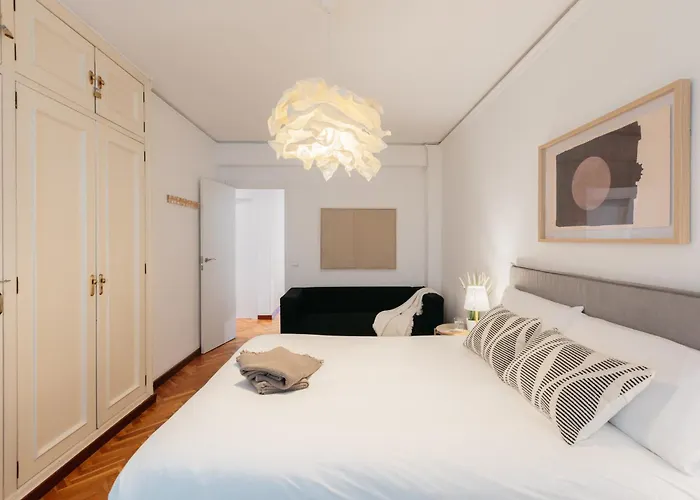 Your Sunny & Spacious Portview *