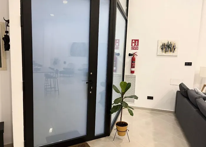 Across From The Turia Modern فالنسيا