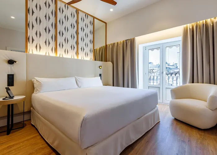 Petit Palace Plaza De La Reina 3*