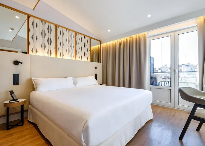 Petit Palace Plaza De La Reina Szálloda 3*