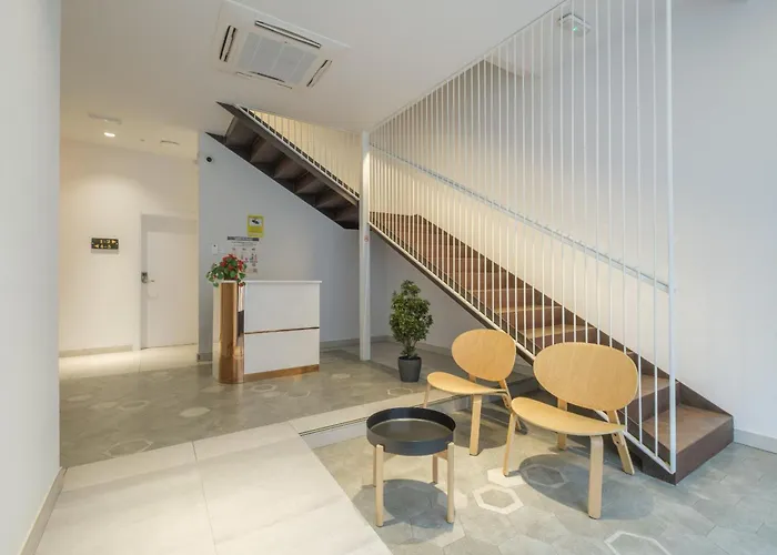 Hotel apartamentowy Chic & Comfortable Apartment, Private Terrace 4*