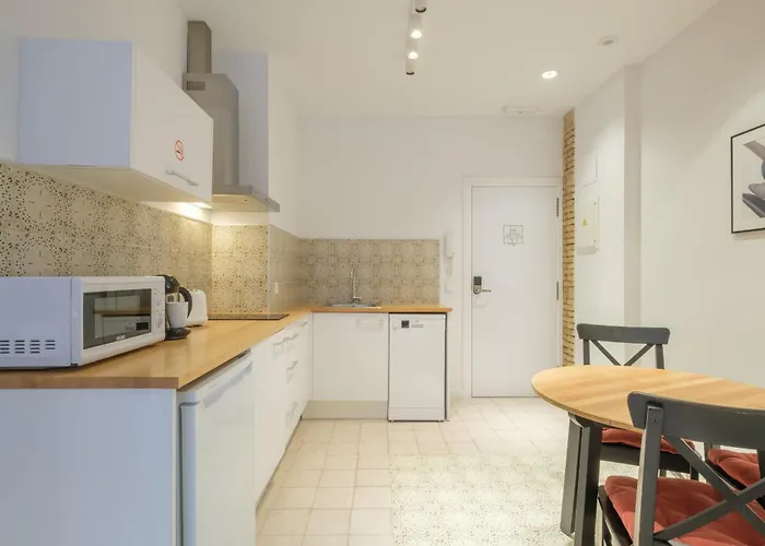 Ξενοδοχείο με διαμερίσματα Modern Close To Centre