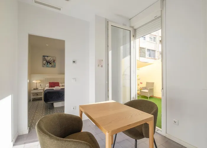 Gorgeous With A Large Private Terrace 아파트호텔 4*