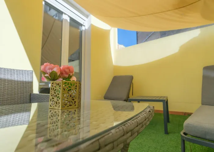 Gorgeous With A Large Private Terrace 아파트호텔