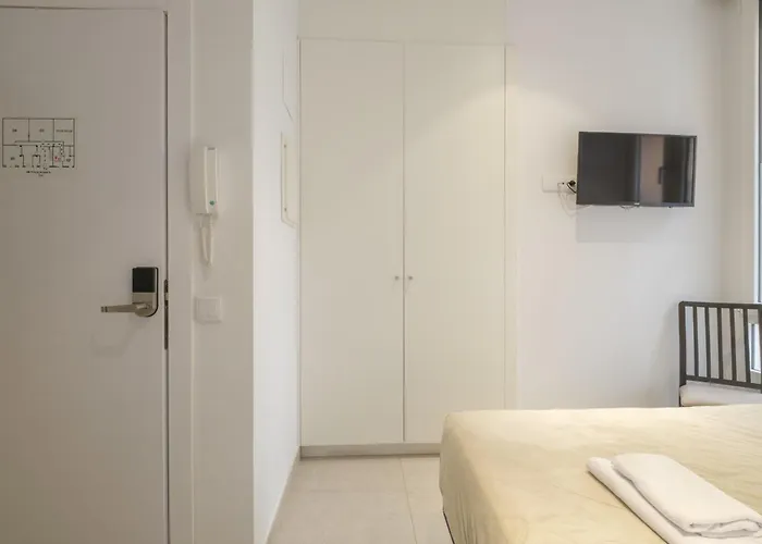 Comfortable Close To Centre 4* 瓦伦西亚