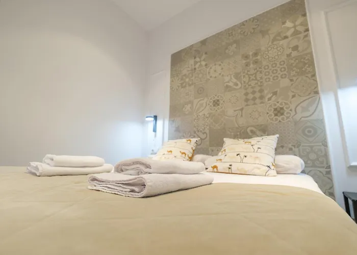 Comfortable Close To Centre 4*