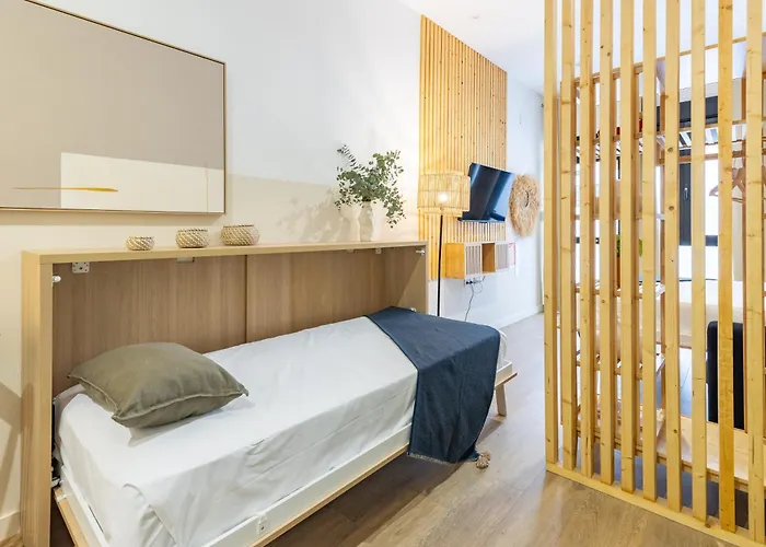 Travel Habitat Mediterranean Lofts * فالنسيا