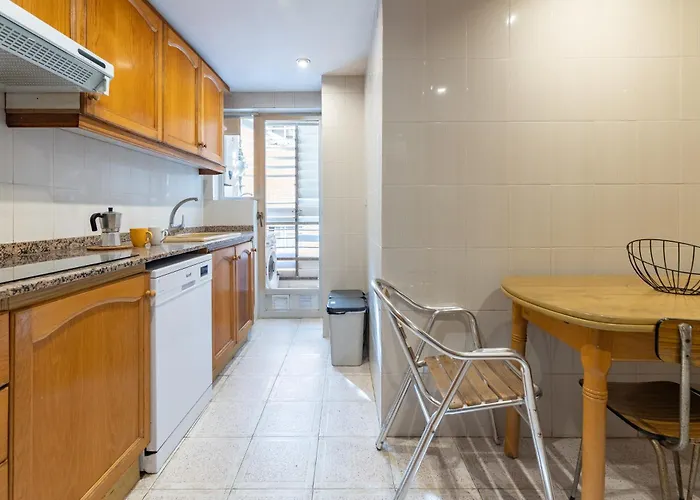 Invalencia - Yecla Flat 4 Bdrm & 2 Wc With Terrace * 발렌시아