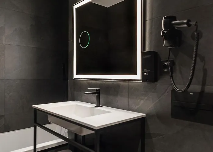 Blanq Gran Via 4* فالنسيا