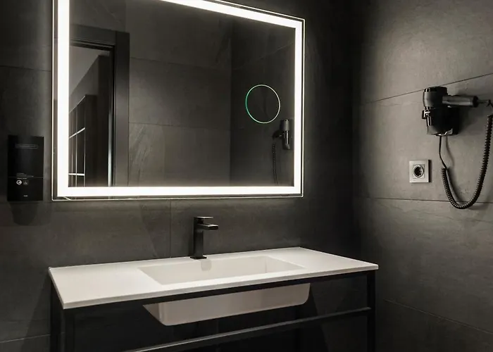 Blanq Gran Via 4* Valensiya