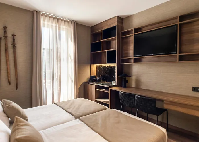 فندق Blanq Gran Via 4*