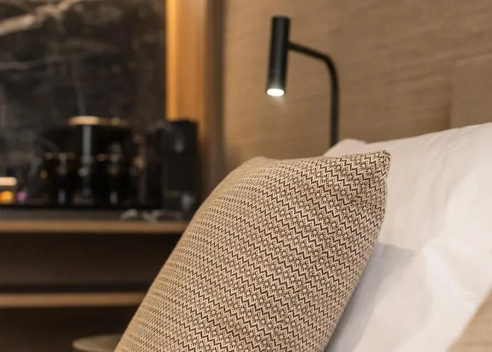 Blanq Gran Via فندق