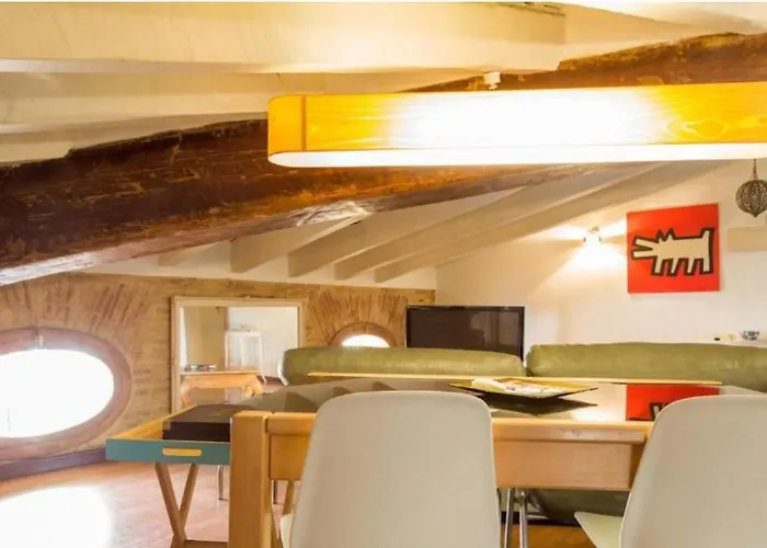 Gran Atico Premium Del Siglo Xvi Con Tres Terrazas Privadas Hasta 7 Huespedes En Ciutat Vella Valencia