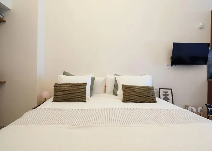 01 - Les Artes Apartment *