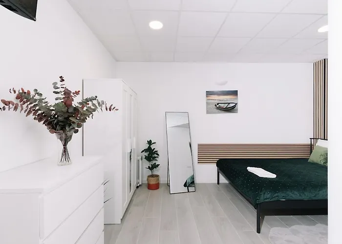 N2 Bright & Comfortable Benicalap Apartment