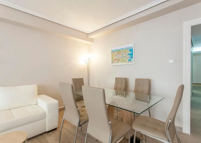 Flat 3 Bedroom In Extramurs