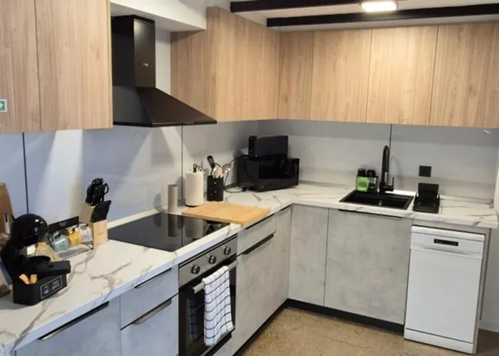 Excepcional Amplio Apartamento Industrial Fallas Hasta 6, Wifi Gratis Cuna *