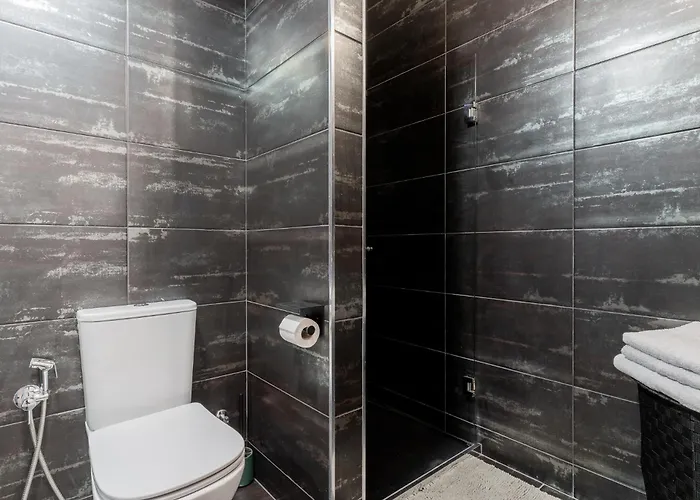 Modern 2br With Terrace In *