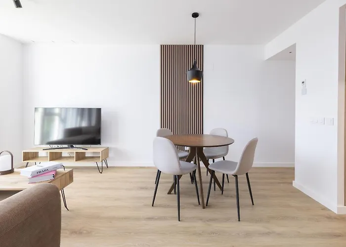 Apartup Port Marina Azura 公寓