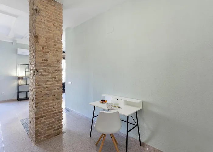 2 Bedroom Historical Center *