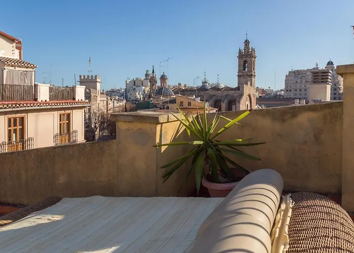 Atico Exclusivo Del Siglo Xvi Con Dos Terrazas En El Corazon De Ciutat Vella *