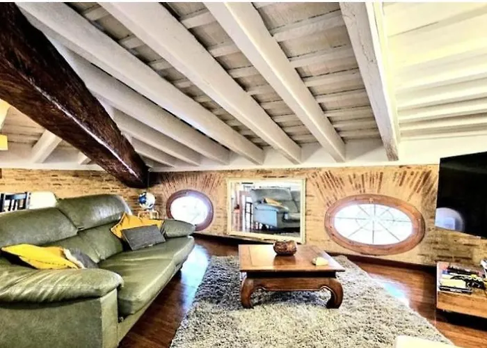 Gran Atico Premium Del Siglo Xvi Con Tres Terrazas Privadas Hasta 7 Huespedes En Ciutat Vella Apartment *